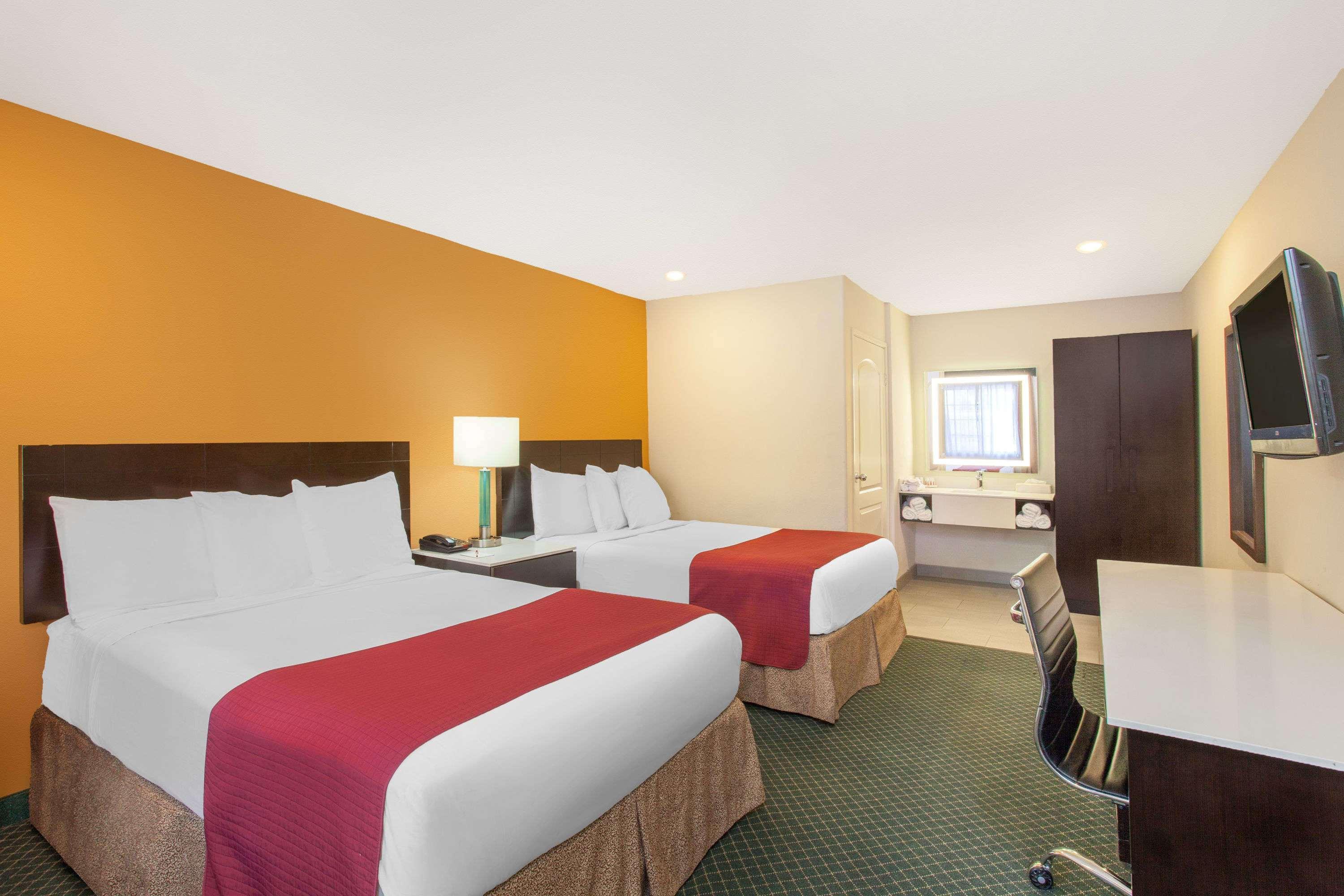 รามาดา บาย วินด์แฮม คัลเวอร์ซิตี้ Hotel ลอสแอนเจลิส ภายนอก รูปภาพ