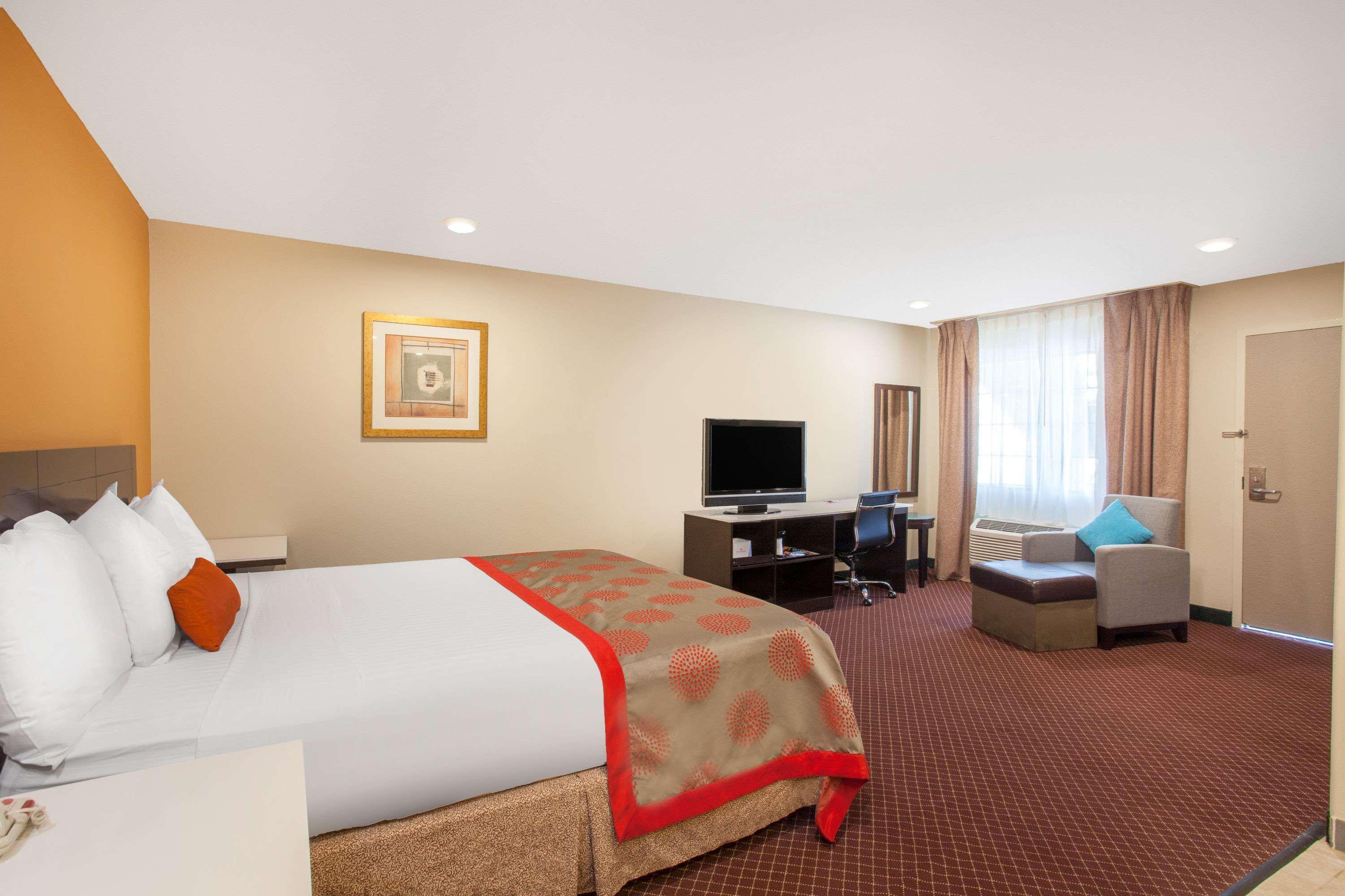 รามาดา บาย วินด์แฮม คัลเวอร์ซิตี้ Hotel ลอสแอนเจลิส ภายนอก รูปภาพ