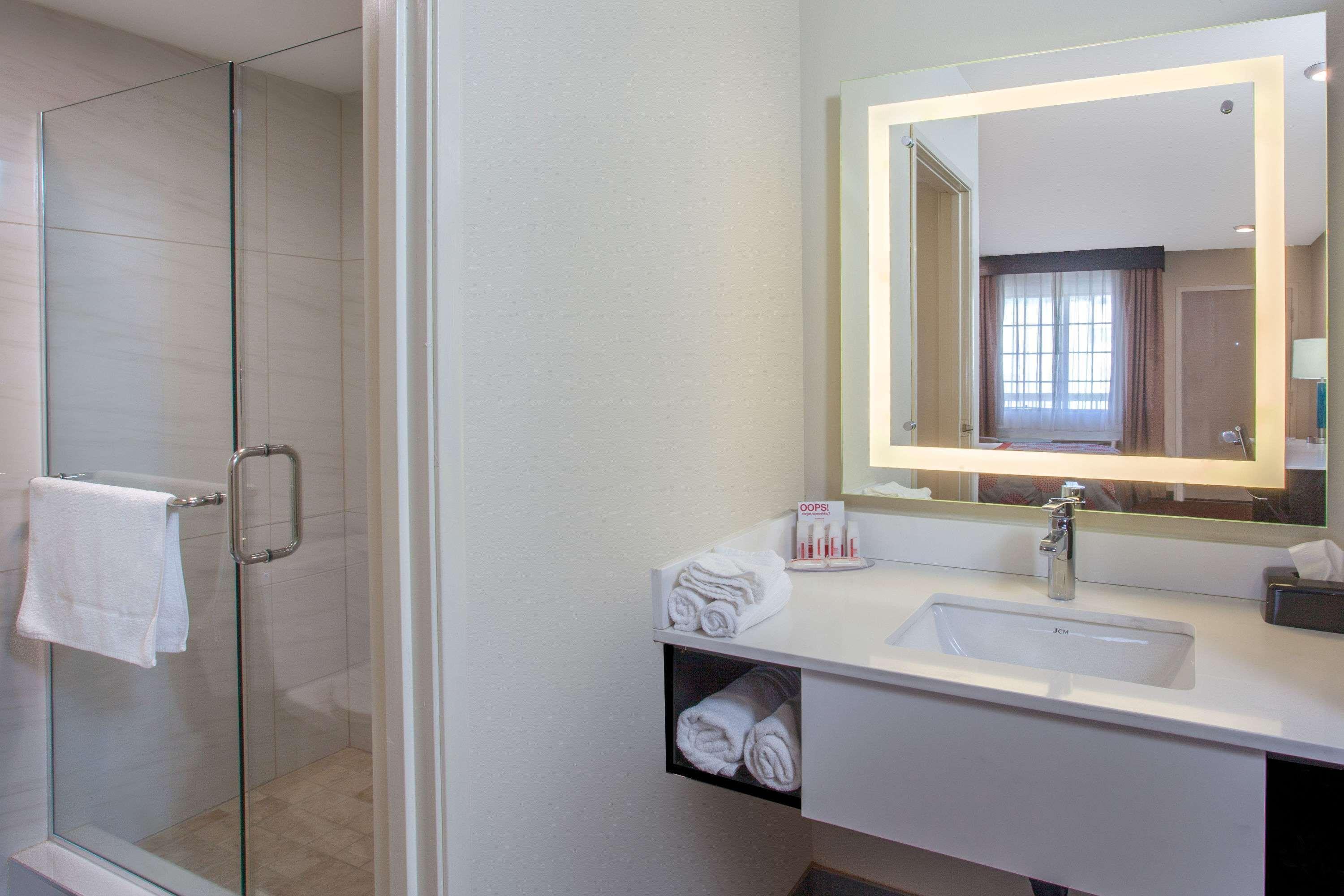 รามาดา บาย วินด์แฮม คัลเวอร์ซิตี้ Hotel ลอสแอนเจลิส ภายนอก รูปภาพ