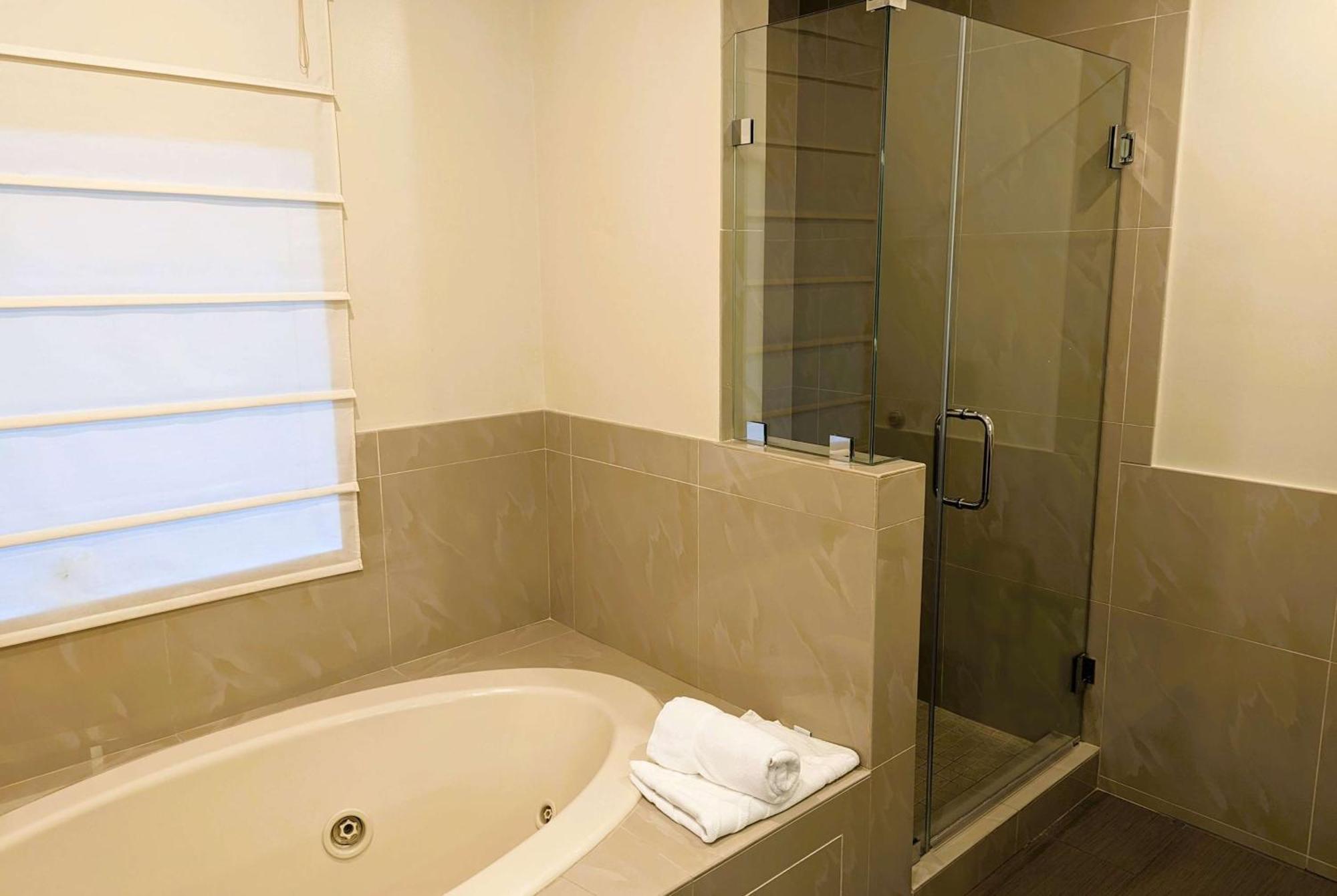 รามาดา บาย วินด์แฮม คัลเวอร์ซิตี้ Hotel ลอสแอนเจลิส ภายนอก รูปภาพ